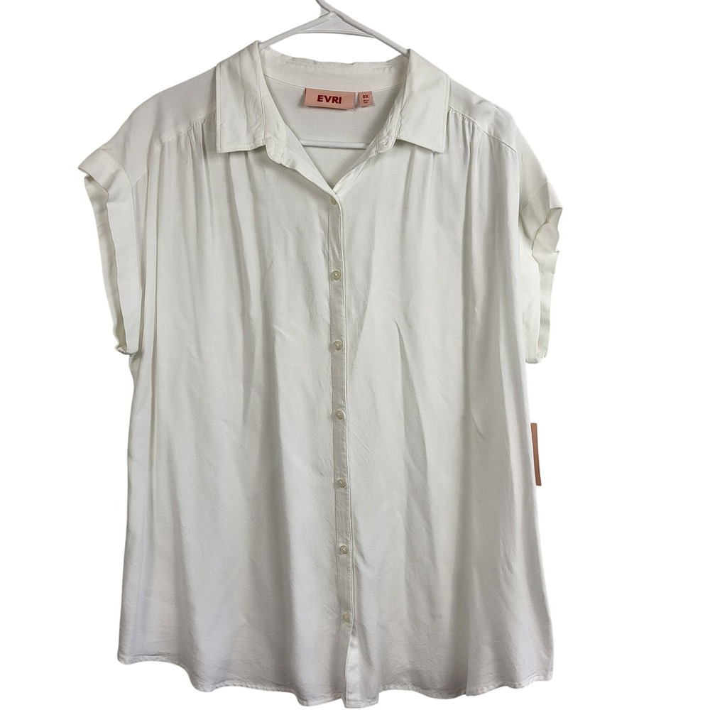 NWT EVRI Womens 0X White Button Front Blouse Short Sleeve Rayon Top Plus